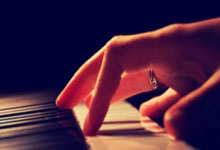 开云体育在线-马德里双雄争锋：激情与荣耀的对决