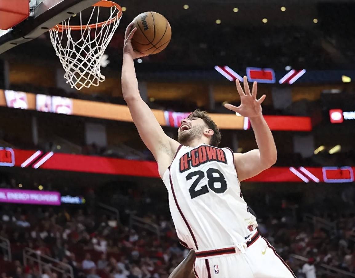 开云平台-爵士队球员体态神勇，球队备战状态之佳