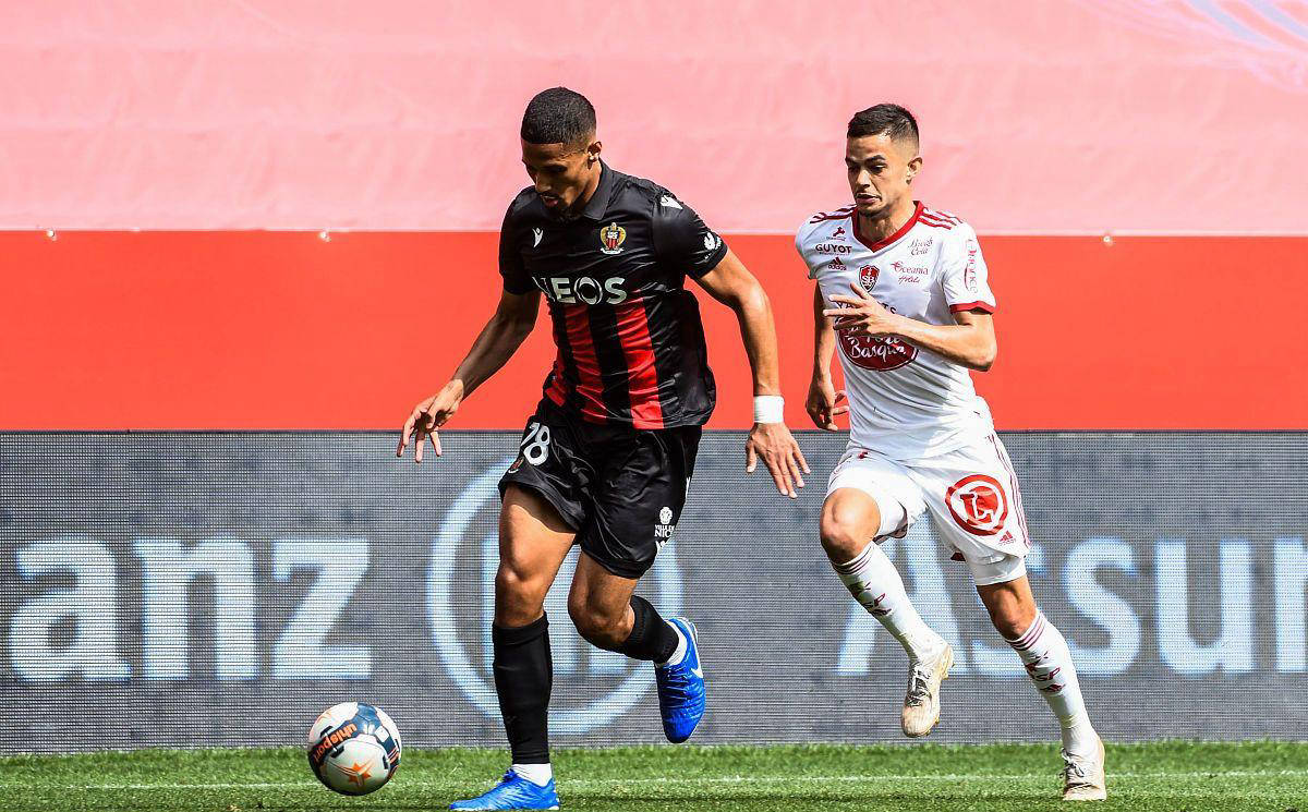 包含尼斯客场击败南特,继续保持不败的词条 包含尼斯客场击败南特,继续保持不败的词条