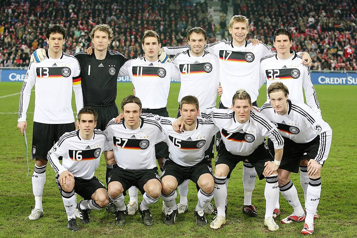 德国中锋稳定发挥为球队赢得胜利 德国中锋稳定发挥为球队赢得胜利