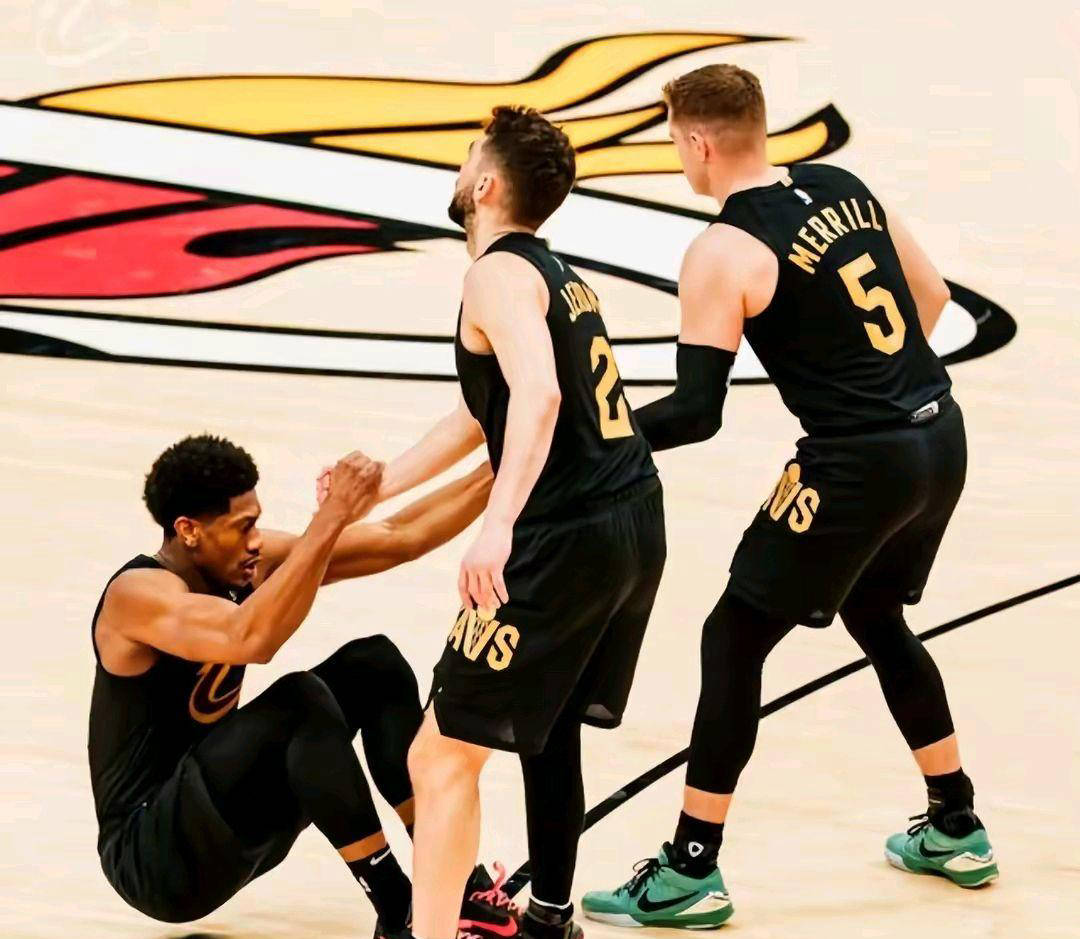 热火主场大胜骑士,骑士遭遇惨败 热火主场大胜骑士,骑士遭遇惨败