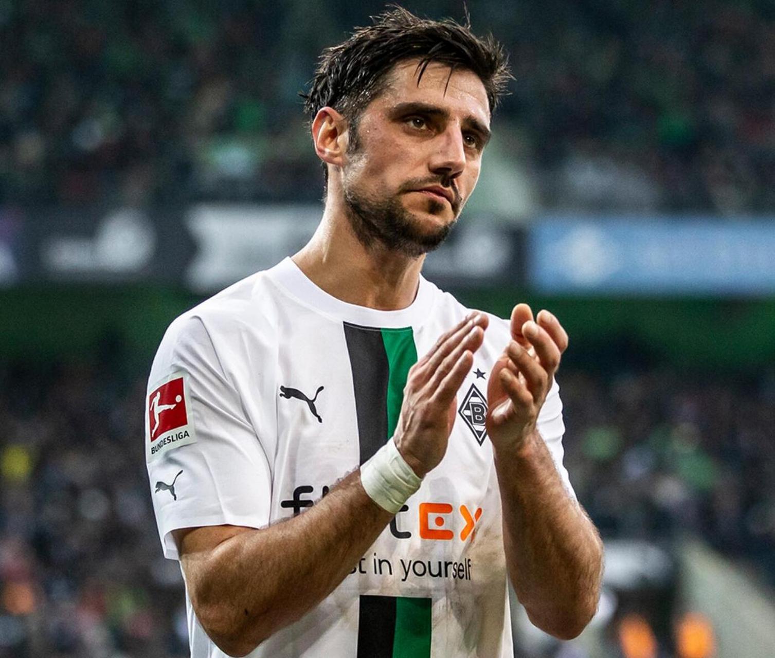 门兴格拉德巴赫队在比赛中取得重要胜利 门兴格拉德巴赫队在比赛中取得重要胜利