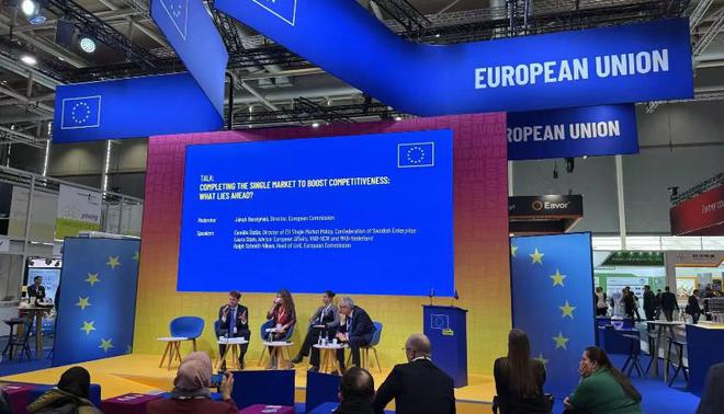 包含汉诺威遭遇三连败,降级阴影笼罩的词条 包含汉诺威遭遇三连败,降级阴影笼罩的词条