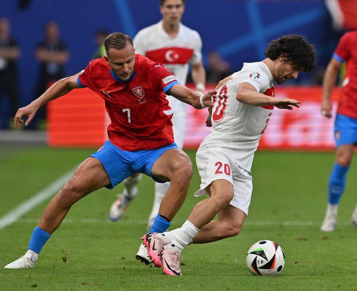 开云体育官网-捷克队连续胜出，欧预赛成绩稳固的简单介绍