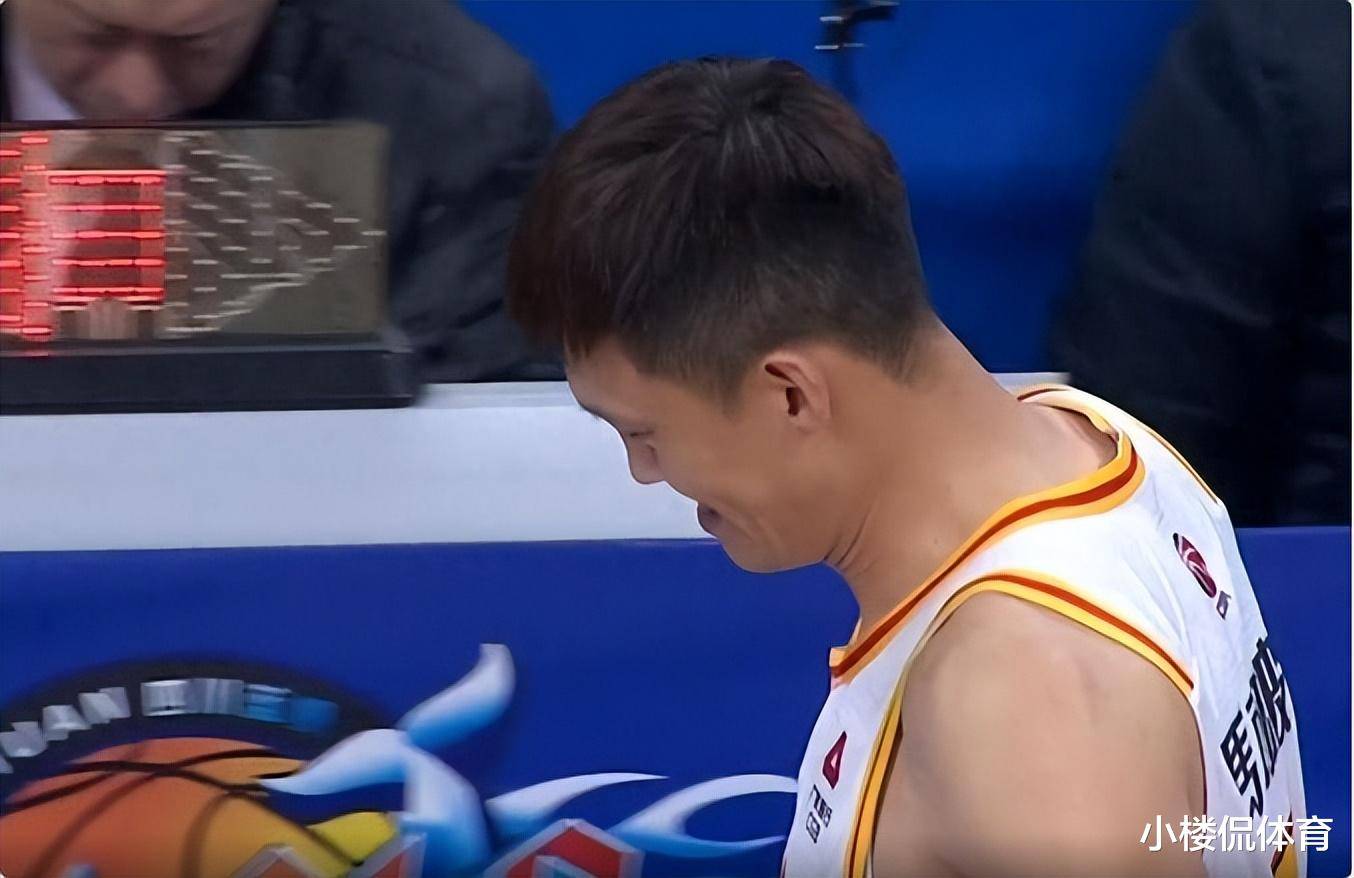 深圳队力克湖南男篮,夺得关键胜利 深圳队力克湖南男篮,夺得关键胜利