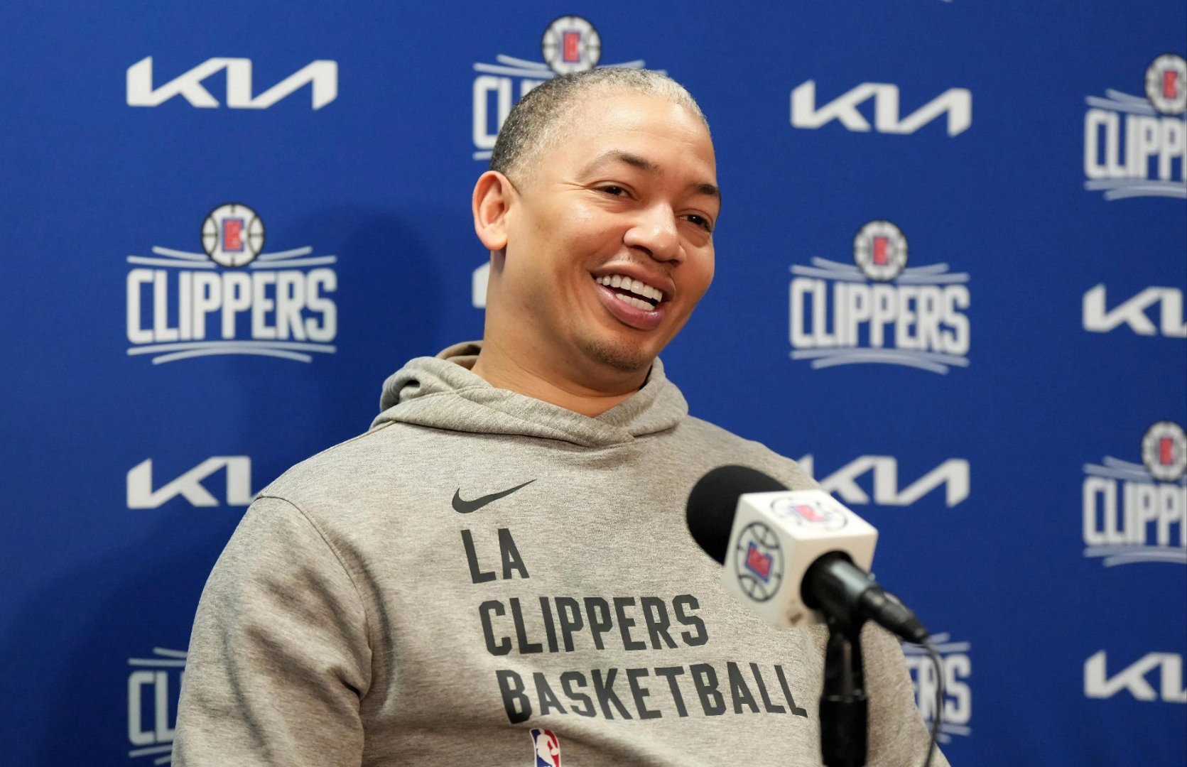 开云体育平台APP-灰熊主场击败快船，取得完胜