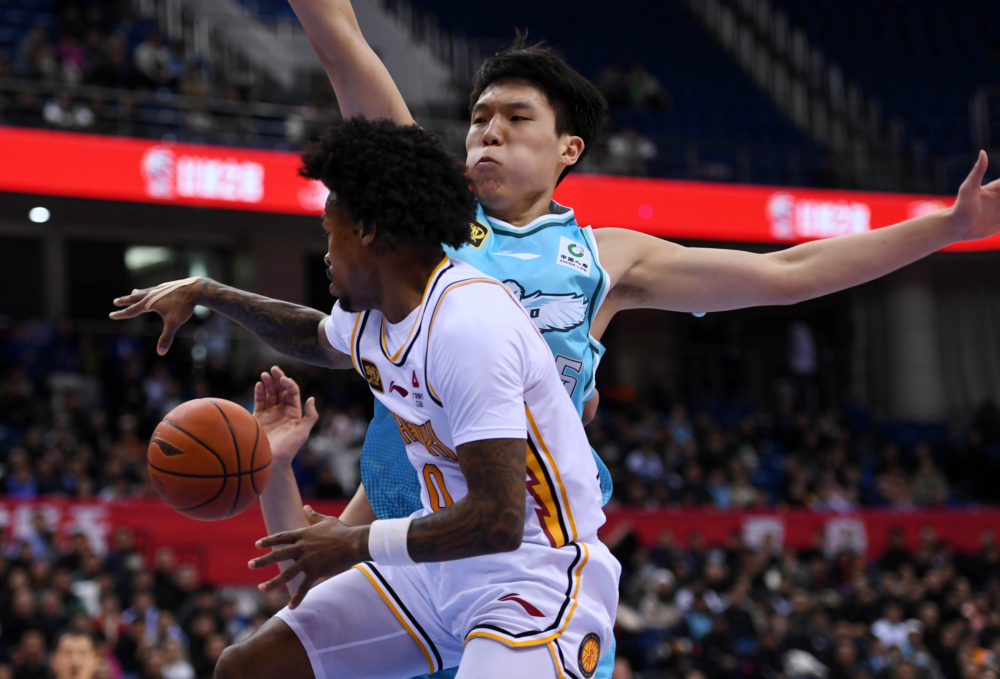 山西队逆转青岛,夺得胜利 山西队逆转青岛,夺得胜利