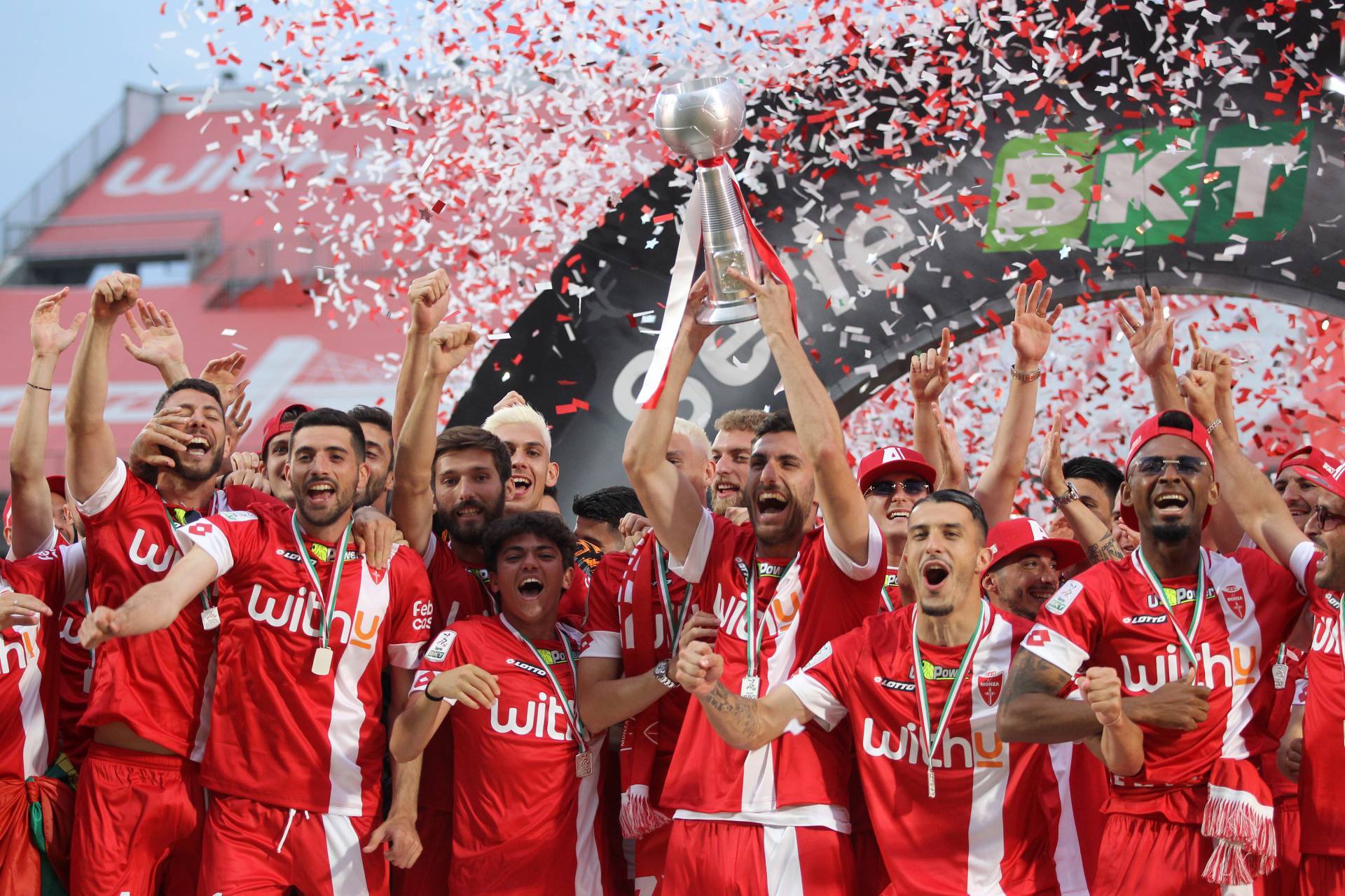 开云体育APP下载-关于欧洲杯余位赛精彩大战，国家队铁心为胜利目标决心拼搏的信息