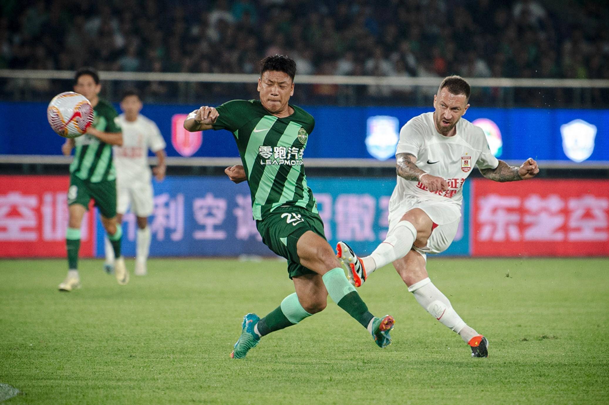 关于浙江男篮主场大胜引发兴奋,球迷疯狂欢呼的信息 关于浙江男篮主场大胜引发兴奋,球迷疯狂欢呼的信息