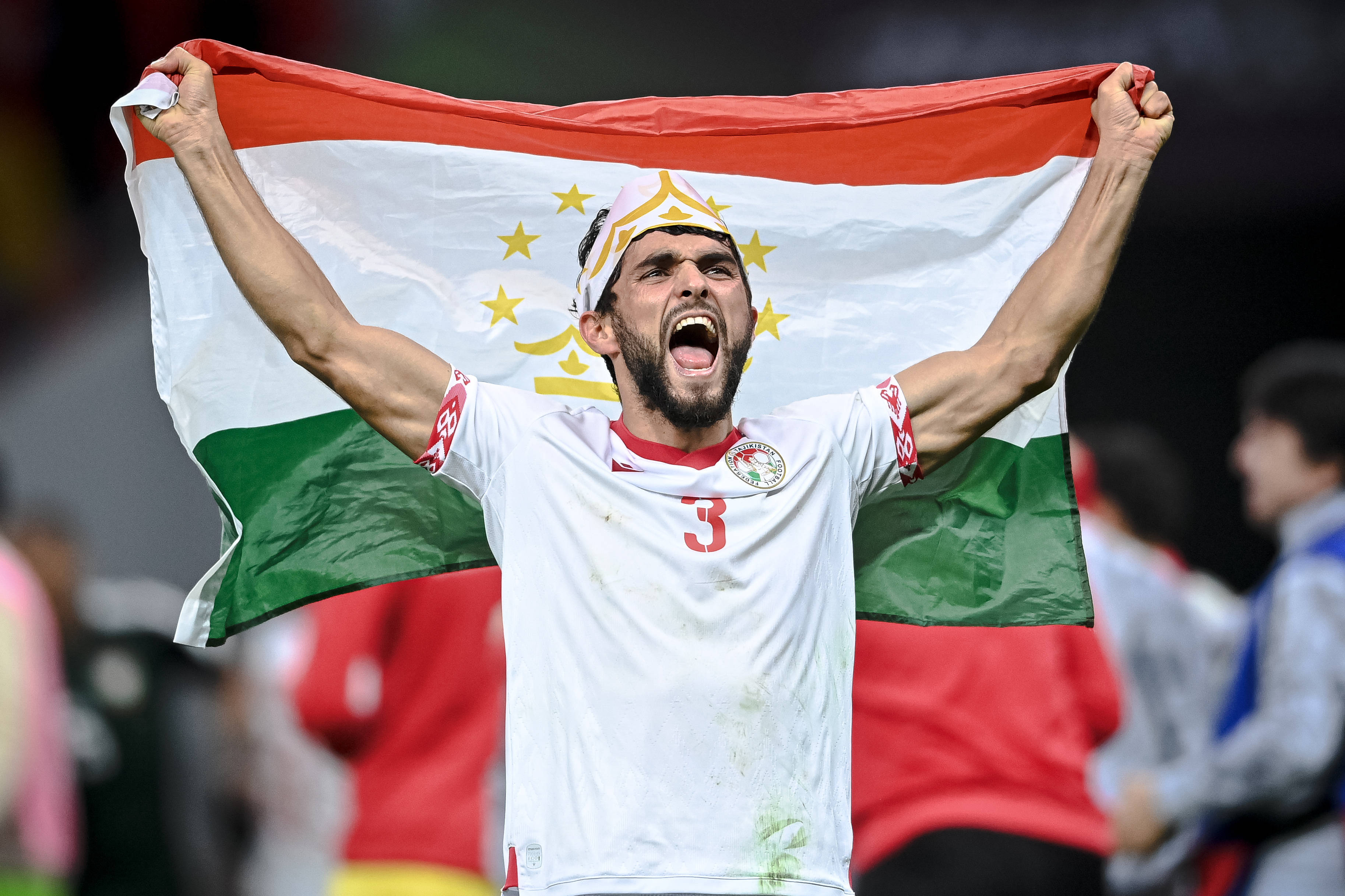 开云体育官网-阿尔巴尼亚队大获全胜，成功晋级淘汰赛