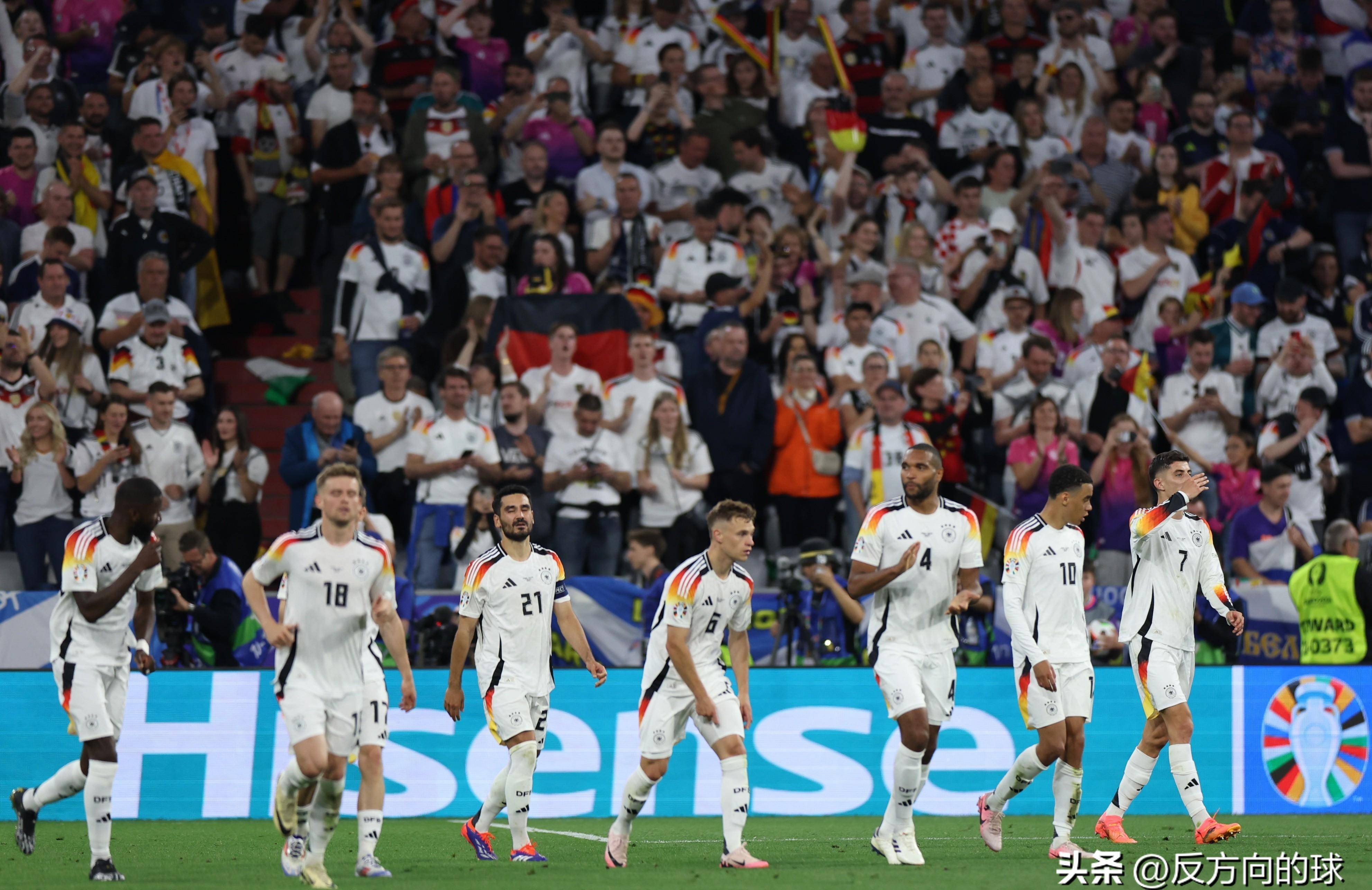 新赛季开战,德国足球联赛势不可挡的简单介绍 新赛季开战,德国足球联赛势不可挡的简单介绍