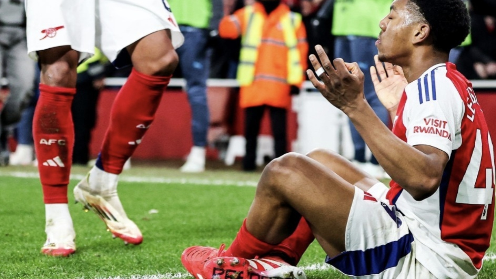 曼城全面压制阿森纳,取得胜利 曼城全面压制阿森纳,取得胜利