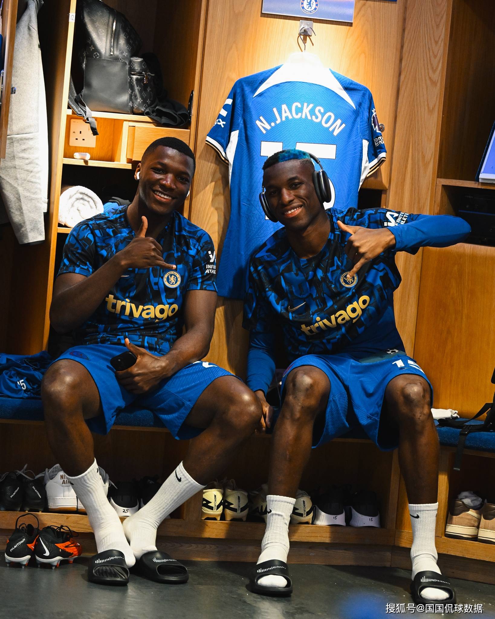 开云平台-包含谢菲联客场击败热刺，斩获珍贵三分的词条