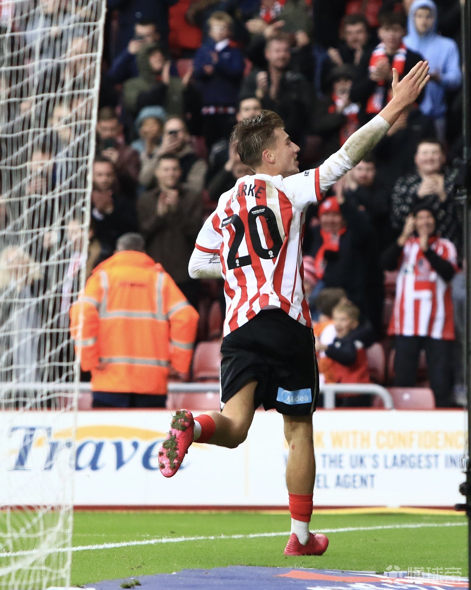 开云体育app-桑德兰客场逆转战胜，战绩喜人的简单介绍