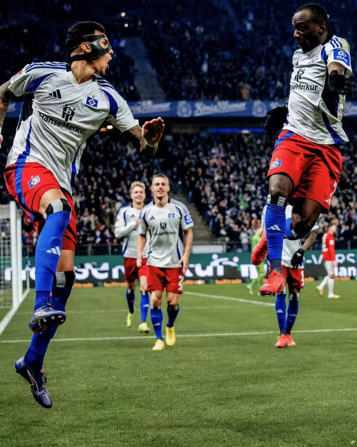 开云平台-汉堡球队取得胜利，全队欢欣鼓舞！