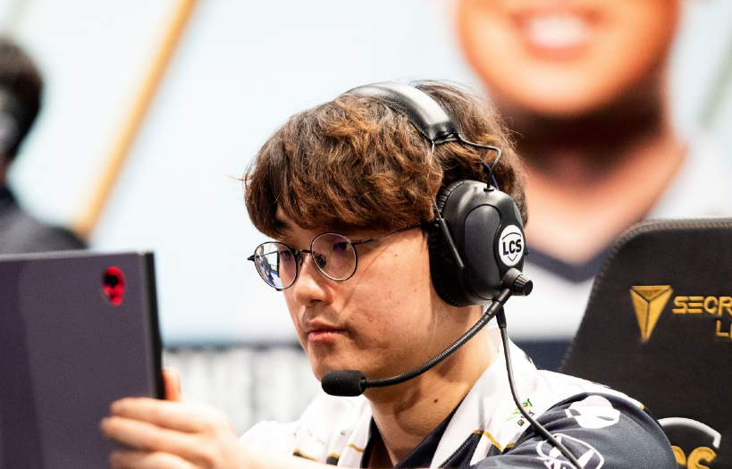 CLG轻取TL,Caps打出惊人五杀入围赛2:0(广州) CLG轻取TL,Caps打出惊人五杀入围赛2:0(广州)