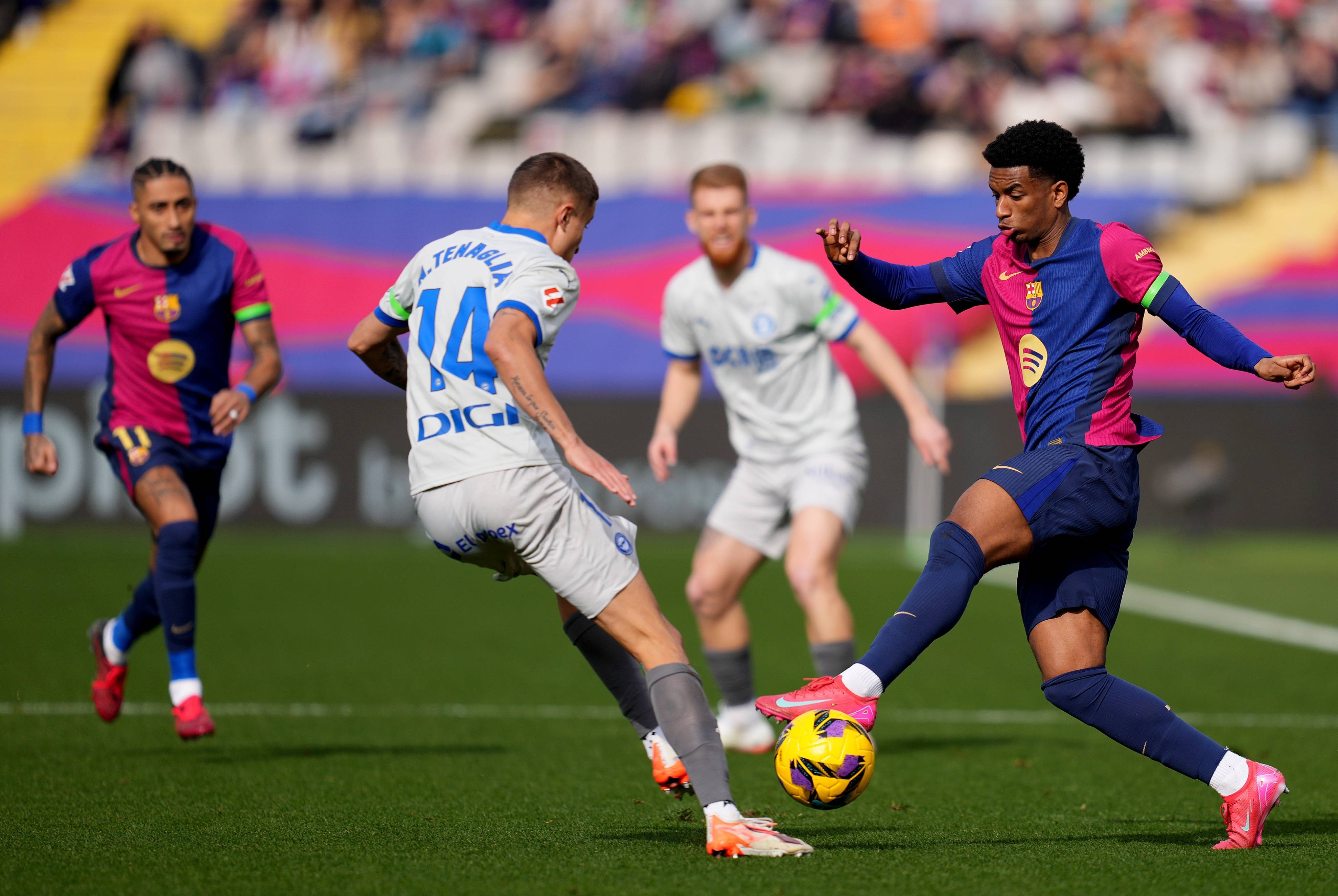 比利亚雷亚尔双杀毕尔巴鄂,巴伦西亚主场轻松击败埃瓦尔的简单介绍 比利亚雷亚尔双杀毕尔巴鄂,巴伦西亚主场轻松击败埃瓦尔的简单介绍