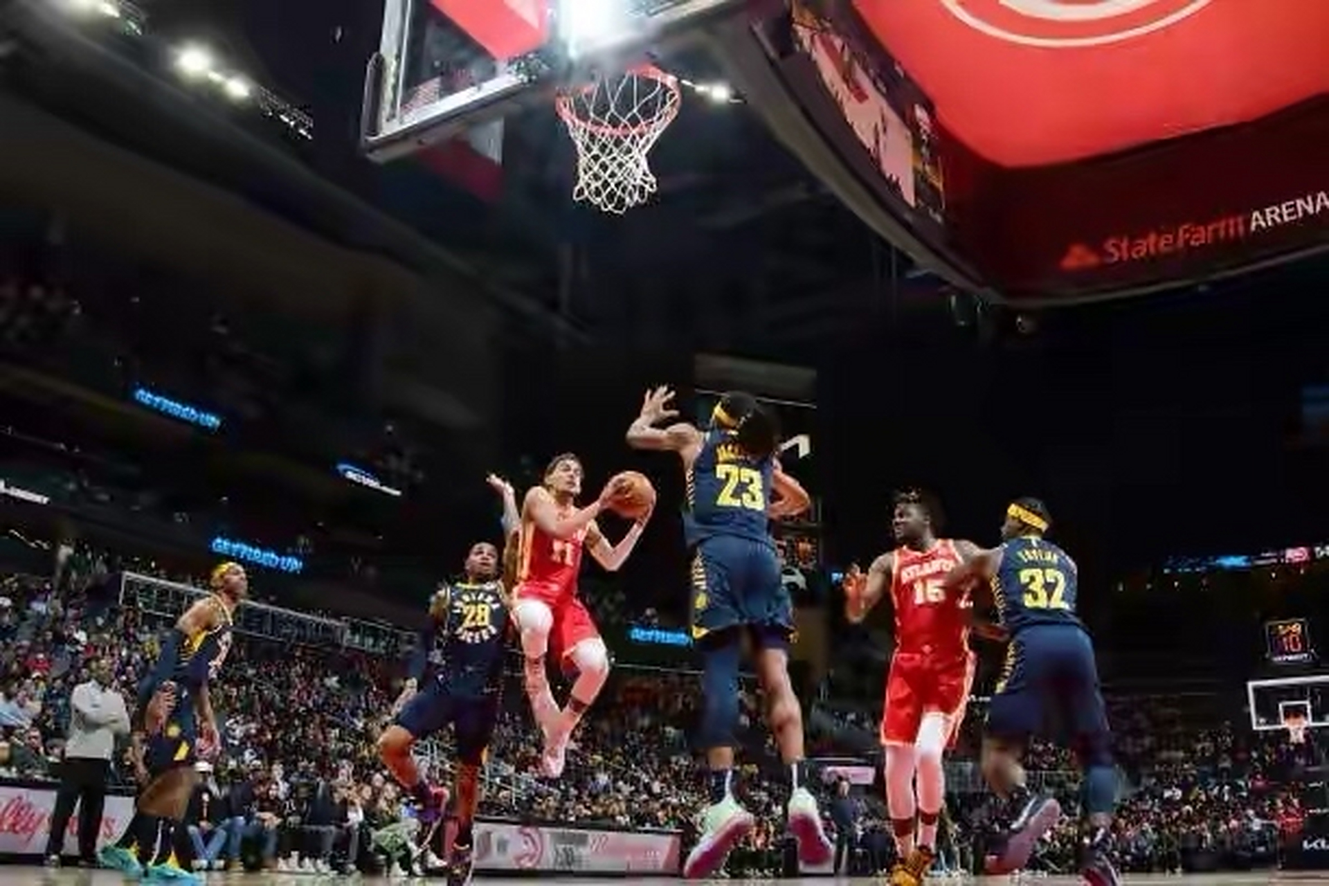 关于热鹰战平步行者，晋级季后赛变数增大的信息