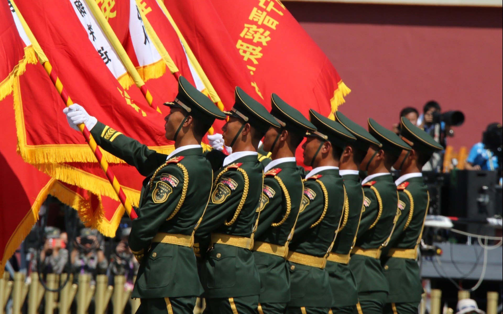 广厦铁骑踏碎纽约,拉文于无声处听惊雷