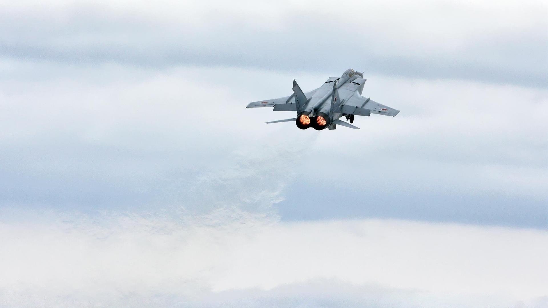 迪亚斯独闯龙潭定乾坤!乌拉圭关键战完胜玻利维亚,奥运门票在望