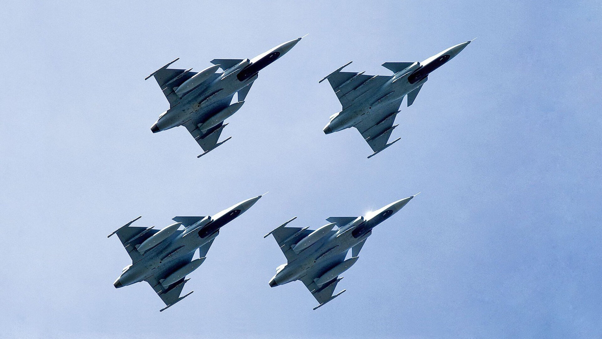 跨界巨星，爱德华兹在英超争冠中如森林狼般带走灰熊